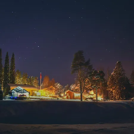 Arctic Lakeland Igloos Apartment