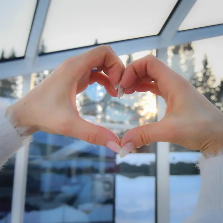 Apartment Arctic Lakeland Igloos