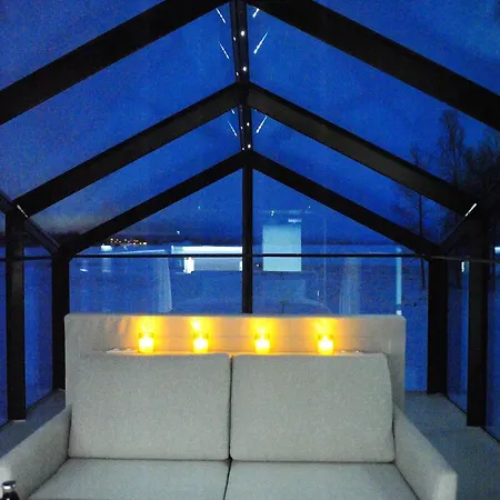 Arctic Lakeland Igloos Apartment *